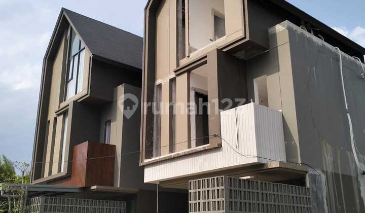 Rumah Elit Jalan Thamrin Pekanbaru Rumah Elit Jalan Thamrin Pekanbaru