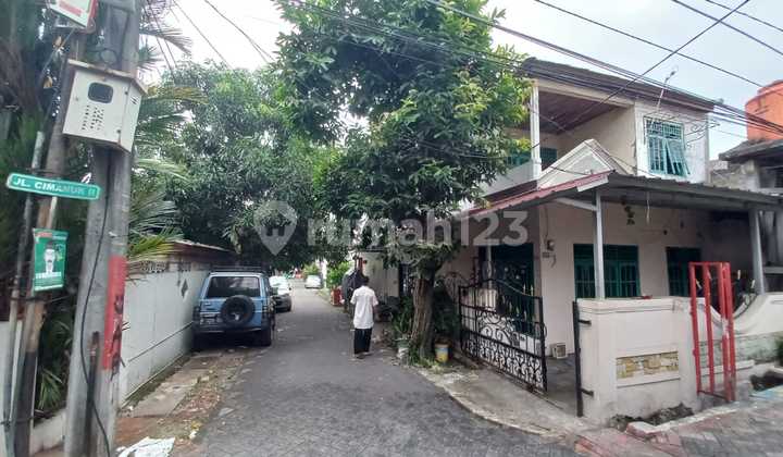 For Sale Super Cheap House in Cirarab Karawaci, Can Be Used for Boarding For Sale Super Cheap House in Cirarab Karawaci, Can Be Used for Boarding