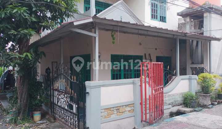 For Sale Super Cheap House in Cirarab Karawaci, Can Be Used for Boarding For Sale Super Cheap House in Cirarab Karawaci, Can Be Used for Boarding