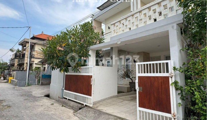 Two-Story House for Sale in Hang Tuah Renon Two-Story House for Sale in Hang Tuah Renon