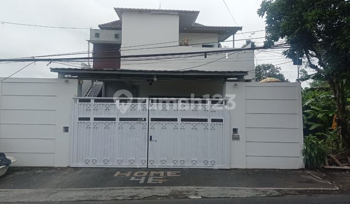 Rumah 2 Lantai dengan Basement dan Roftop 2