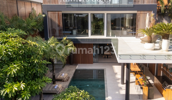 Luxury Villa Dilengkapi Mini Bar dan Gym Lokasi Uluwatu Dijual