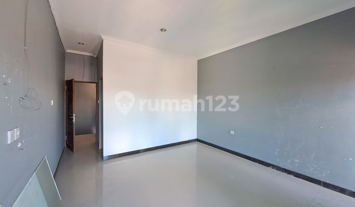 2-Storey Shop House Ready for Use for Sale in Renon Area 2