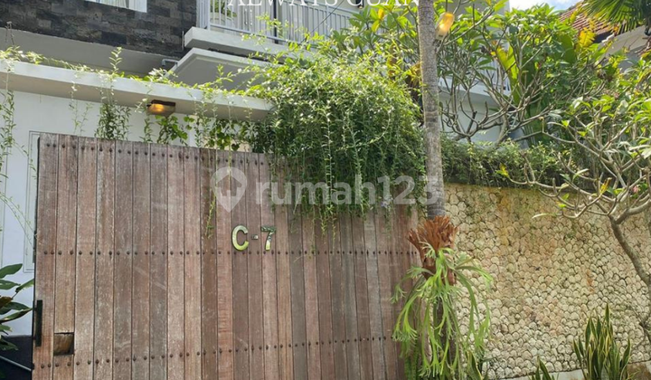 Rumah 2 Lantai Full Furnish Dijual Lokasi Jimbaran