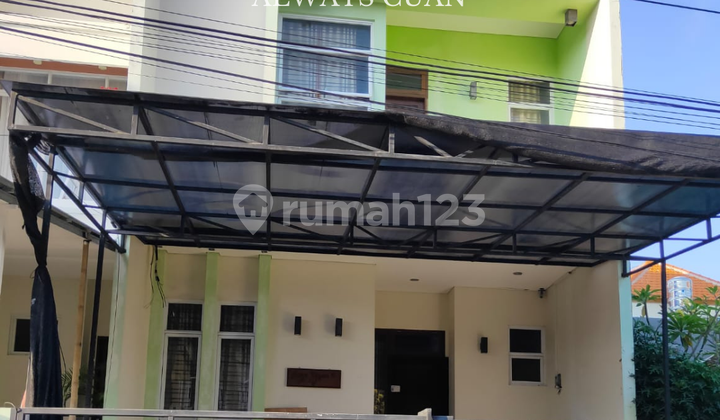 3-Story Semi-Furnished House in Taman Griya Jimbaran Location