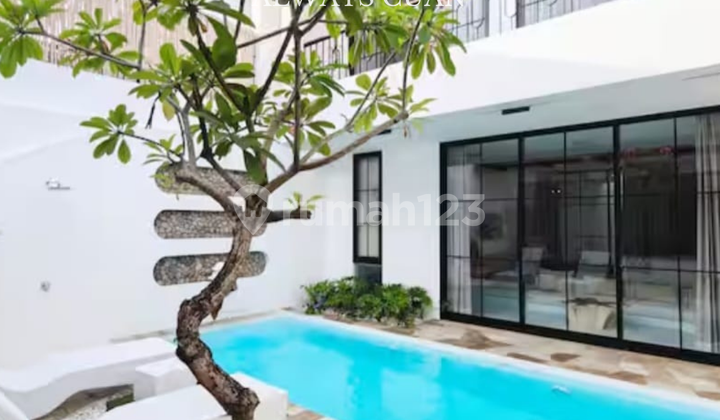 Villa Dilengkapi Kolam Renang Pribadi Lokasi Ungasan Dijual