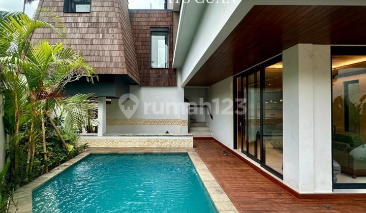Modern Villa with 4 Bedrooms for Sale in Canggu