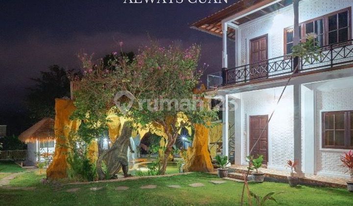 4-Unit Villa with 8 Bedrooms for Sale, Location: Karangasem