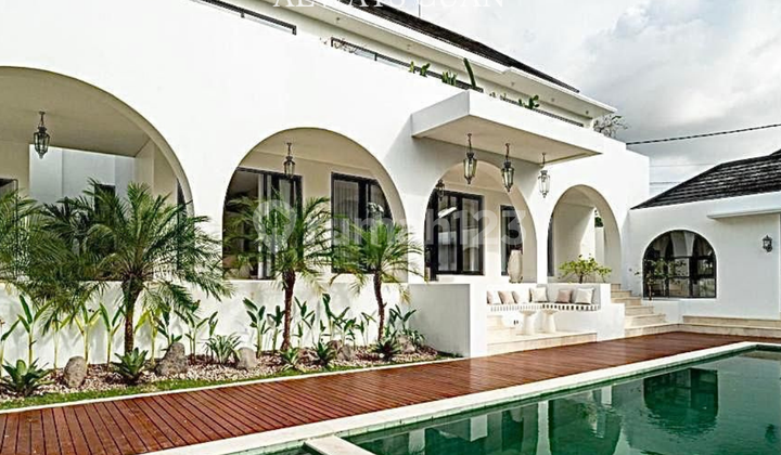 Modern Mediterranean Villa Location Brawa, Canggu