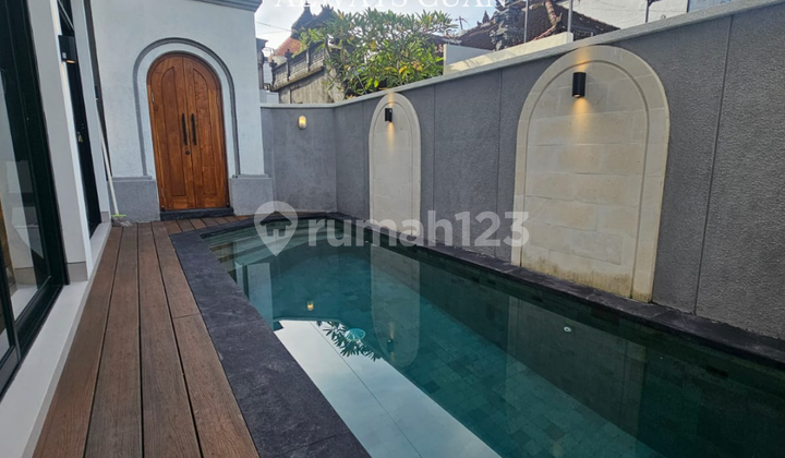 New Brand Villa dengan 3 Kamar Tidur Dijual Area Canggu