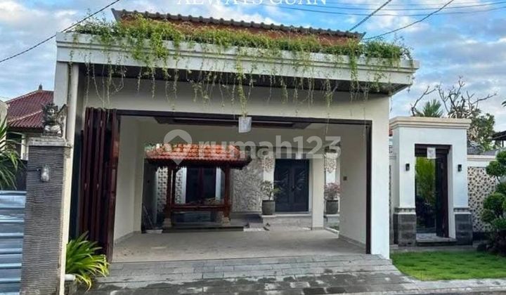 Rumah dengan 4 Kamar Tidur dan 4 Kamar Mandi Dijial Area Renon Rumah dengan 4 Kamar Tidur dan 4 Kamar Mandi Dijial Area Renon