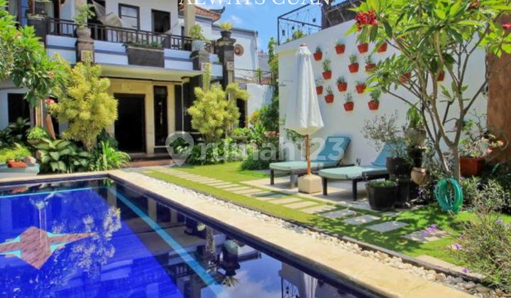 Villa 5 kamar tidur full furnish area kerobokan