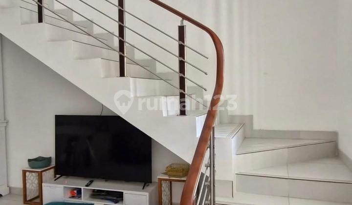 Rumah Dua Lantai dengan Garden Mini Dijual Area Renon 2