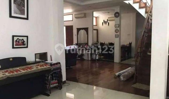 Semi-Kost-An for Sale in Bintaro Area, Near Stan Campus. 2