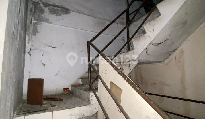 For Sale Fast 3-Story Shop House Fronting Main Road, Ciputat Market 2