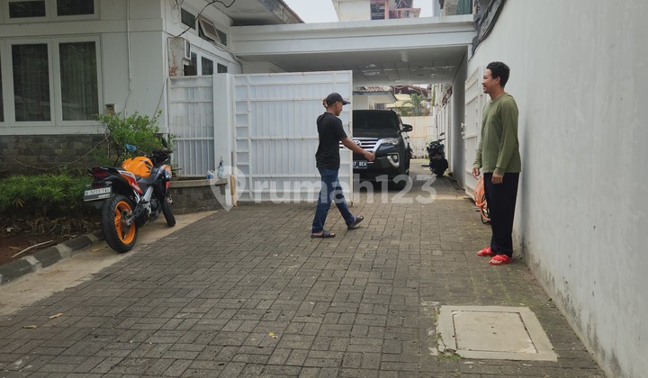 Large House For Sale In Strategic Mangga Besar Location 2
