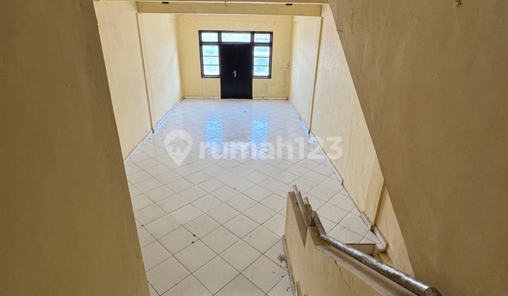 For Rent 2-Story Commercial Building - Gunung Agung 2