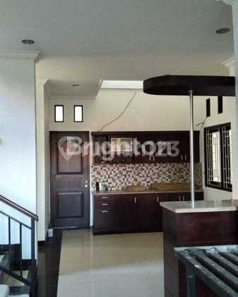 Comfortable 5-Bedroom House in Panjer - Strategic Location and Move-In Ready!