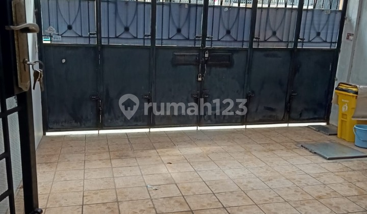 Ruko Hunian 4 Lantai, Jalan Lebar, Furnish, Dan Bebas Banjir. 2