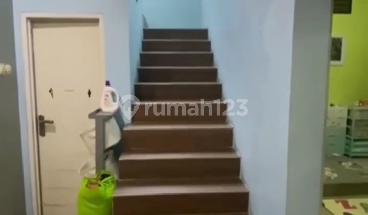 Rumah Strategis 2,5 Lantai Rooftop di Jatiraden, Kranggan, Cibubur. Turun Harga 1,35 Nego, Butuh Uang Segera 2