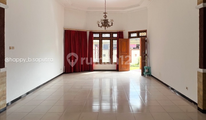 Jual Rugi Rumah dan Tanah Luas di Jalan Bunga Kota Malang ✨