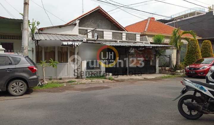 Rumah Lama di Jalan Puspowarno 1