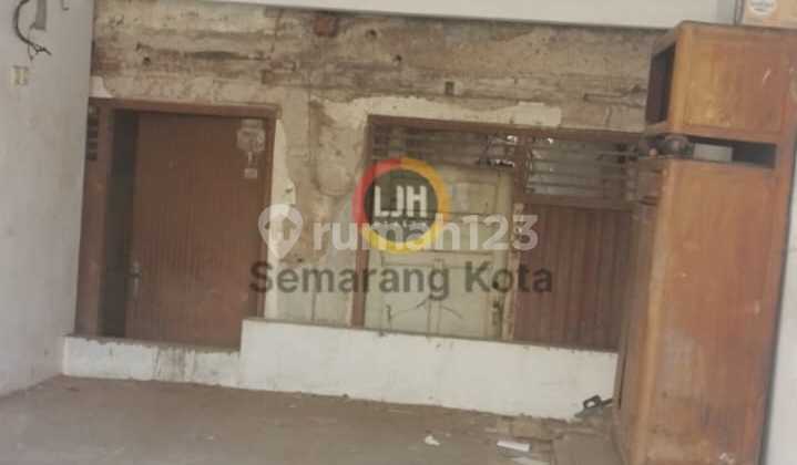 Bangunan Lama Hitung Tanah di Jalan Bugangan 2