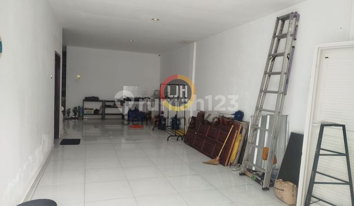 Building Suitable for Warehouse or Office in Citarum