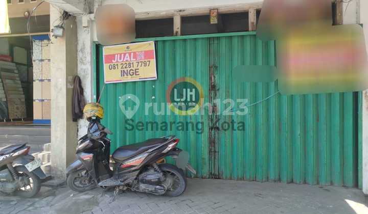 Ruko di Jalan Mt Haryono 1