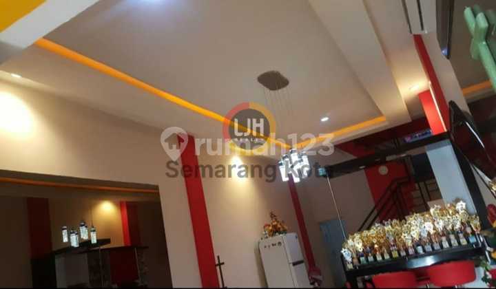 Good Shop House on Kartini Street, 3 Floors, 4500 W Electricity, Artesian Water, SHM Certificate. 2