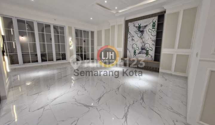 Rumah Mewah di Kompleks Dpr, Jakarta Barat
