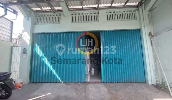 Bangunan Usaha di Jalan Purwosari 2