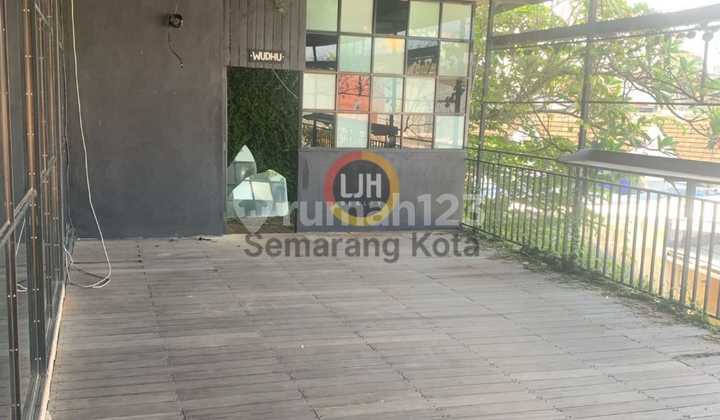 Former Cafe Building in the Tembalang Area 2