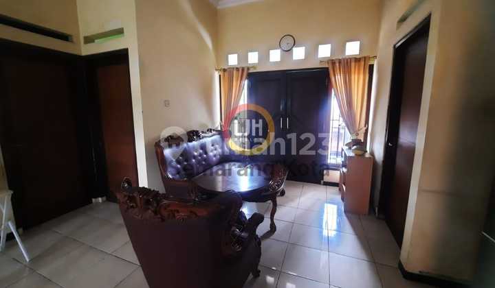 Rumah Siap Huni di Jalan Stonen Utara 1