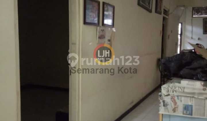 Bangunan Usaha di Jalan Tlogosari Raya