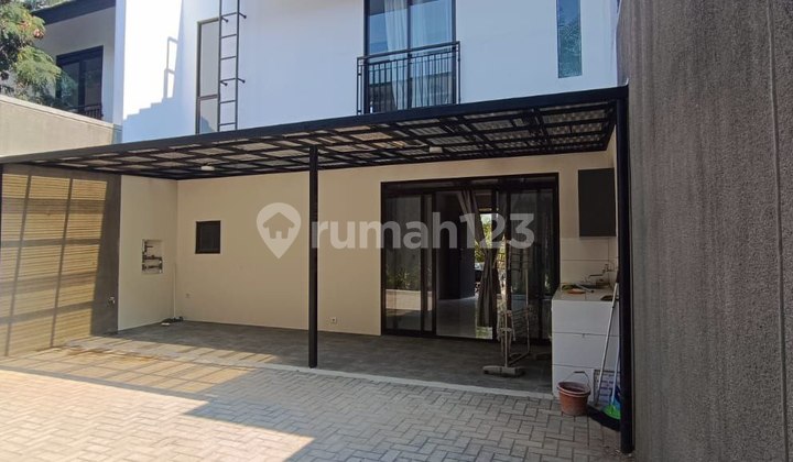 Two-story house in KBP, Bandung