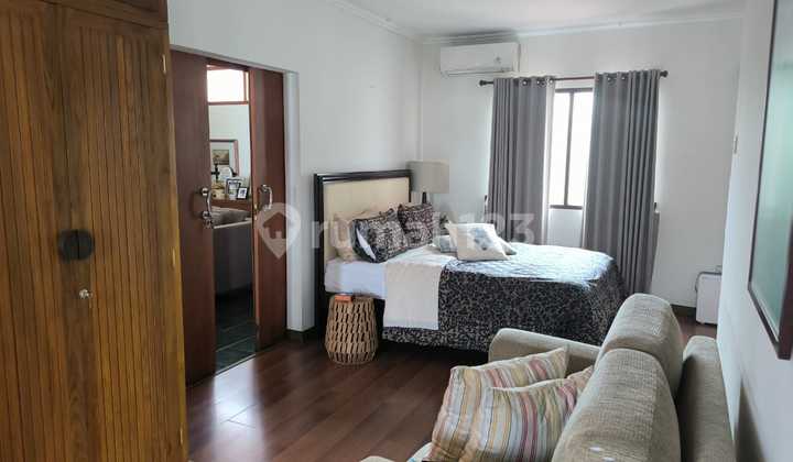SHM House Strategic Location in Villa Cinere Mas SHM House Strategic Location in Villa Cinere Mas