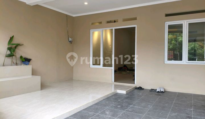 For Sale Ready-to-Live House in Taman Harapan Baru Near Shopping Center Flood-Free with Swimming Pool at Taman Harapan Baru, Jl. Taman Harapan Baru, Pejuang, Medan Satria, Bekasi City, West Java, Indonesia, 17131, Medan Satria Nice House with SHM 2