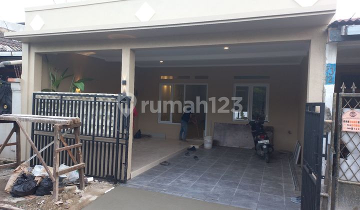 Jual Rumah Siap Huni Ditaman Harapan Baru Deket Pusat Belanja Bebas Banjir di Kolam Renang Taman Harapan Baru, Jl. Taman Harapan Baru, Pejuang, Medan Satria, Kota Bekasi, Jawa Barat, Indonesia, 17131, Medan Satria Rumah Bagus SHM