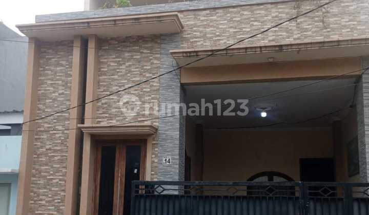 Dijual Rumah 2 Lantai Siap Huni SHM 1