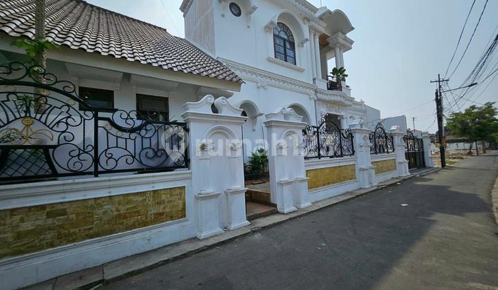 For Sale Ready-to-Occupy House in Cipinang, East Jakarta (C0186)