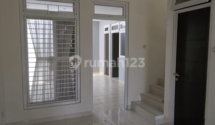 Disewakan Rumah Cozy di Citra Gran Cibubur Cluster Depan 1