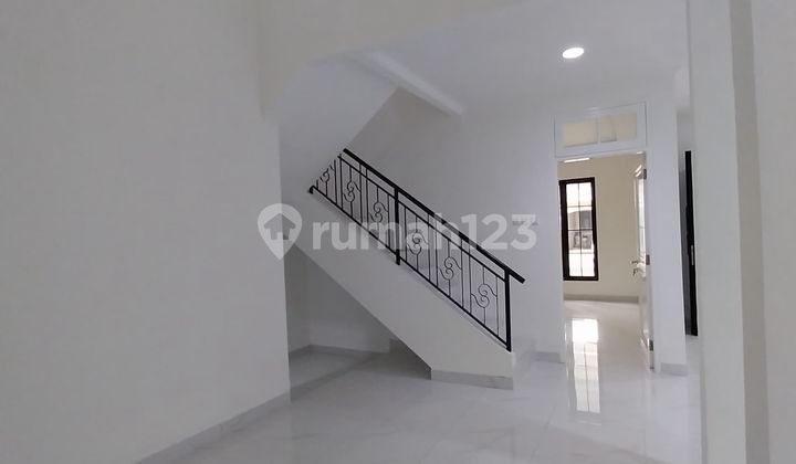 Jual Rumah Kinclong Di Kota Wisata Cibubur Jual Rumah Kinclong Di Kota Wisata Cibubur
