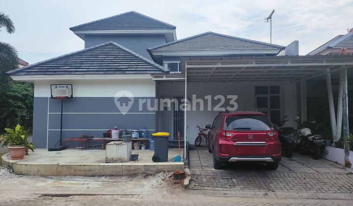 Jual Rumah Luas dan Hoek di Bawah Market di Grand Cibubur Country. Jual Rumah Luas dan Hoek di Bawah Market di Grand Cibubur Country.