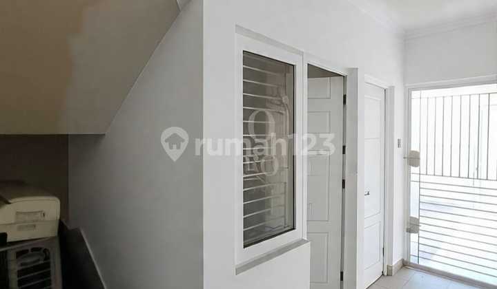 Rumah Modern 2 Lantai Siap Huni Lokasi Strategis Kota Wisata Cibubur 2