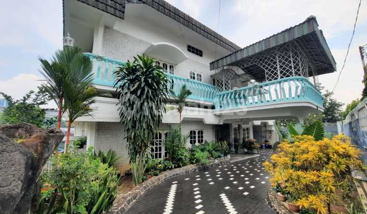 Sewa Rumah Berkolam Renang Di Cibubur Dekat Lrt.