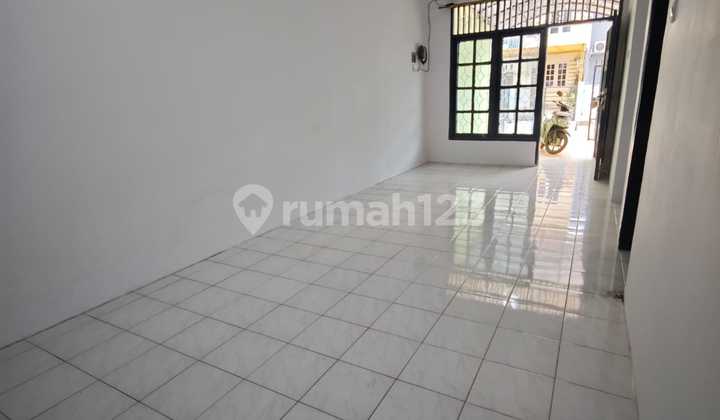 Kresek Indah 2 House, Plot 6x18, Building Area 80, 3 Bedrooms, 2 Bathrooms, Price 1.6 Billion Kresek Indah 2 House, Plot 6x18, Building Area 80, 3 Bedrooms, 2 Bathrooms, Price 1.6 Billion