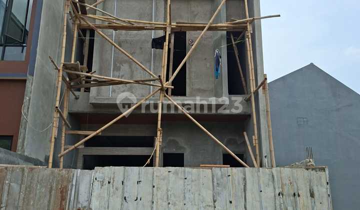 Rumah Brand New, Metland Puri, Uk 6x 18,5 , Lb180 , 2 Lt, Hrg 3 M 2