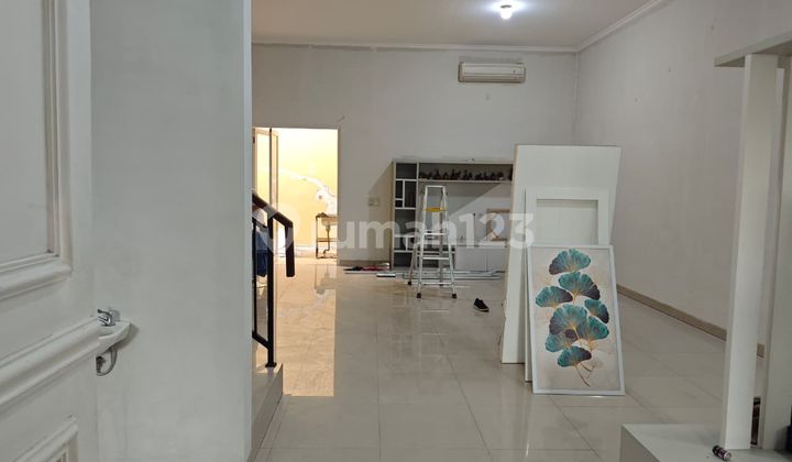 Metland Puri House, Size 7.5 X 20, 2 Floors, 3 Bedrooms, 3 Bathrooms, Price 3.9 Billion. 2