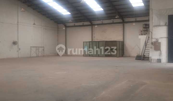 Warehouse Jatake size 30x29 (870 m²), with office, 40 ft container, price 600 million/year